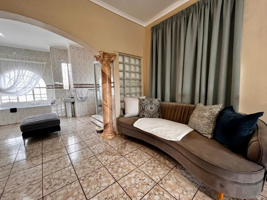 4 Bedroom Property for Sale in Safari Gardens North West